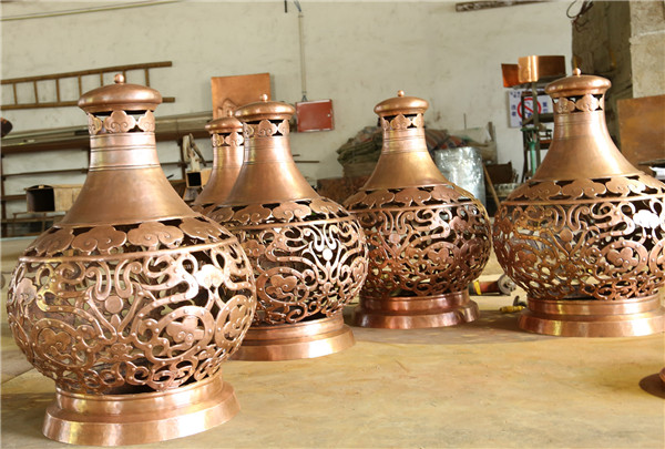 西安锻铜铸铜雕塑-天朗地产锻铜葫芦灯体